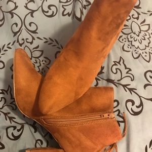 Light Carmel Booties